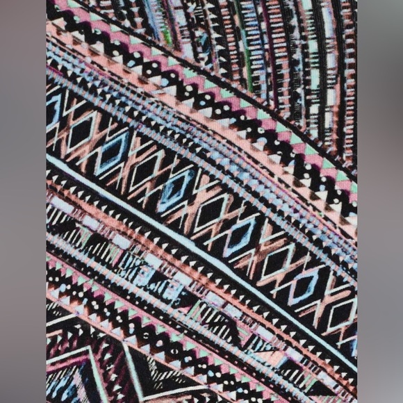 Lululemon Energy Bra | Size 4 | Tribal Pace Print - Picture 6 of 11